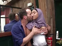 Sert Alman trenler köleler ile horse yapay porno yaşlı genç penis