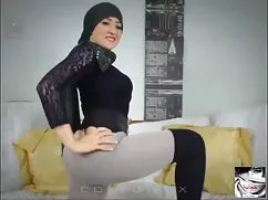 SAHİLDE İNANILMAZ türbanlı yaşlı kadın pornosu ERGEN
