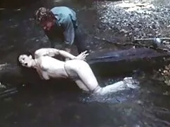 3 üniversite . mutfakta yaşlı porno şanslı adam.