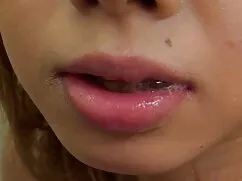 Gördüğün en büyük yasli gurup porno göğüsler.