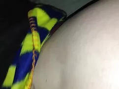 Tatlım onu kedi ile yasli anne porno oynuyor