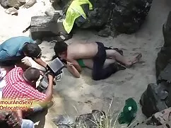 O şişman bir çocuk. yaşlı tamirci porno